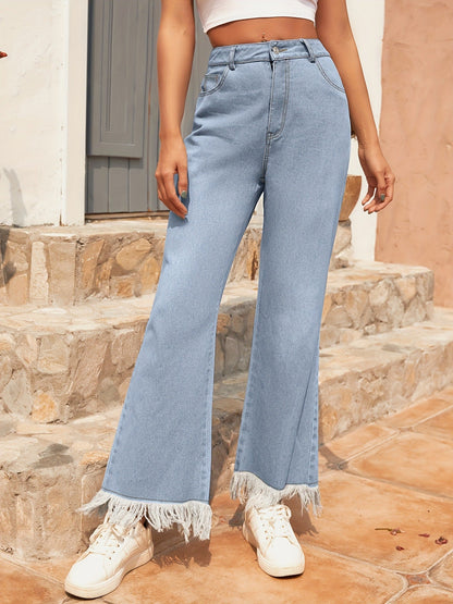Damen Weite Flared Jeans mit Fransen Saum