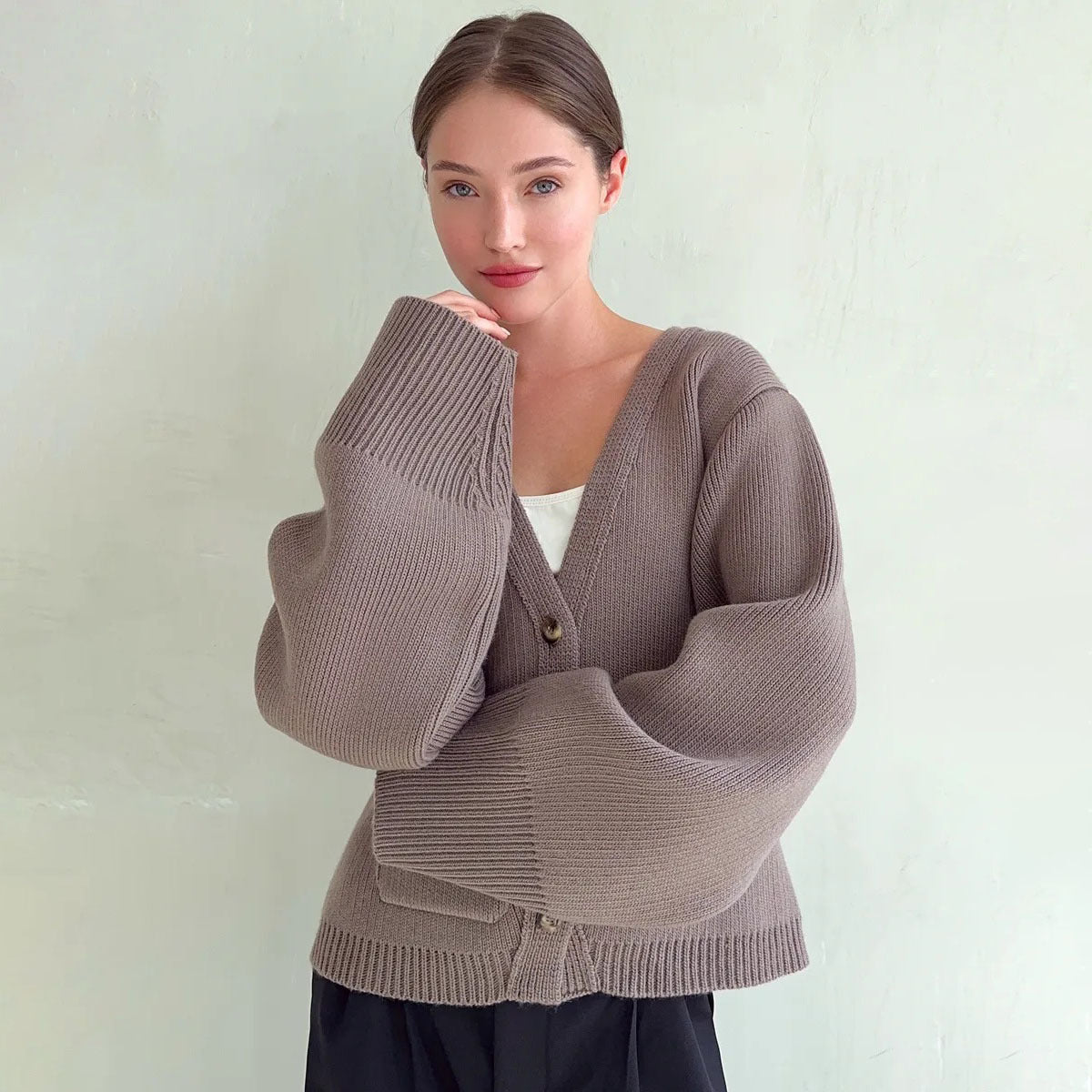 Damen Strickjacke V-Ausschnitt Große Taschen Norvielle