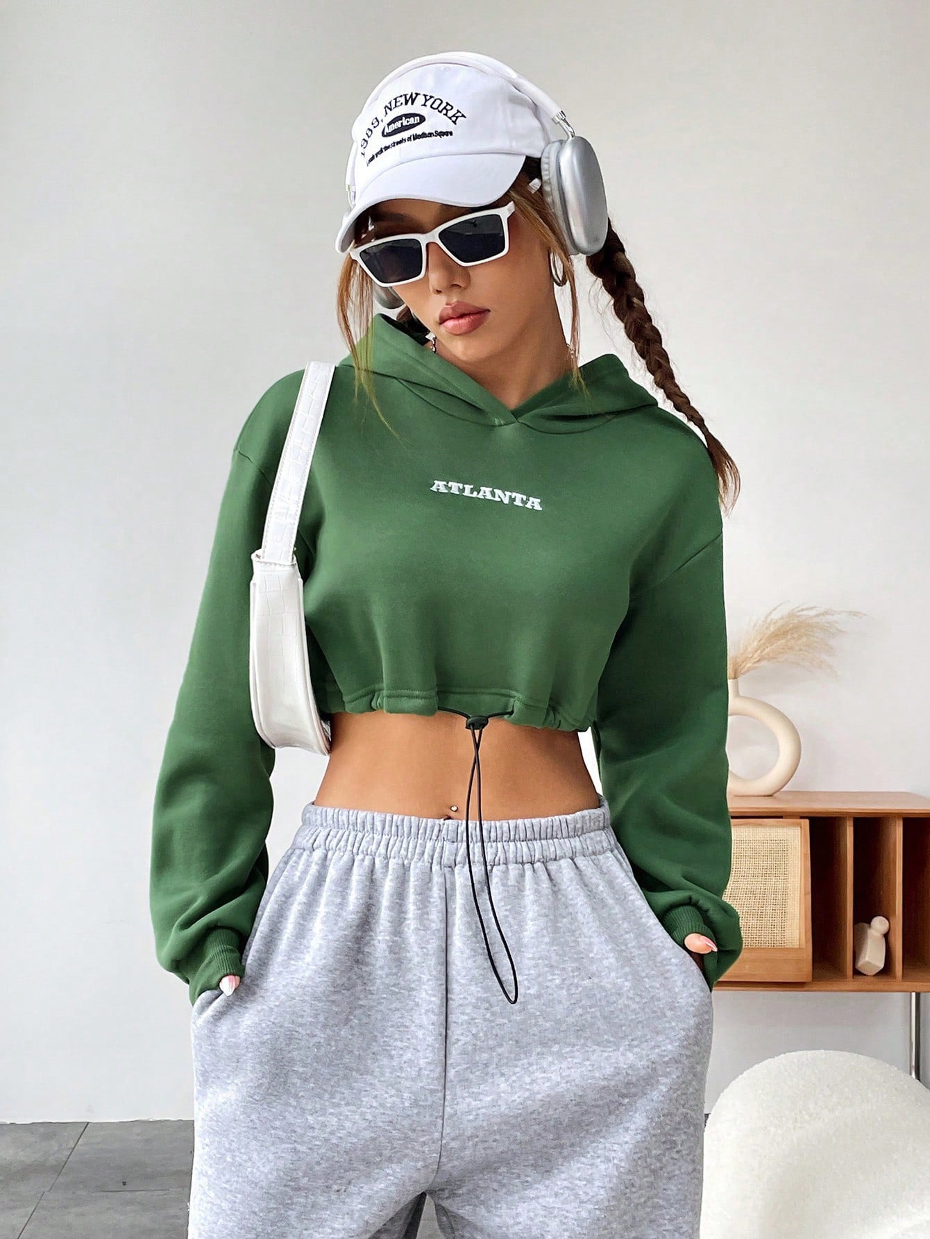 Damen Cropped Hoodie Gestickter Schriftzug Kordelzug Norvielle