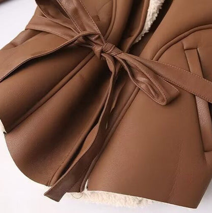 Damen Kunstlederjacke Teddyfutter Schnürdetails