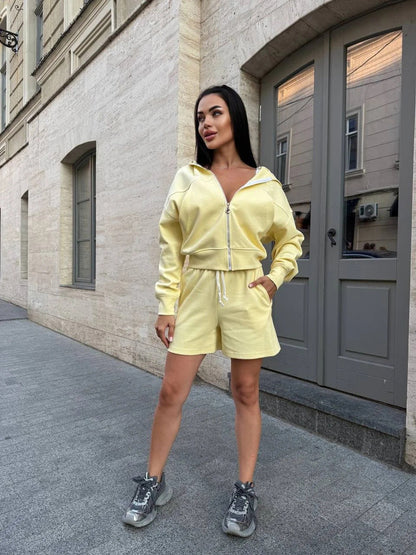 Damen Jogginganzug mit Hoodie und lockeren Shorts Norvielle