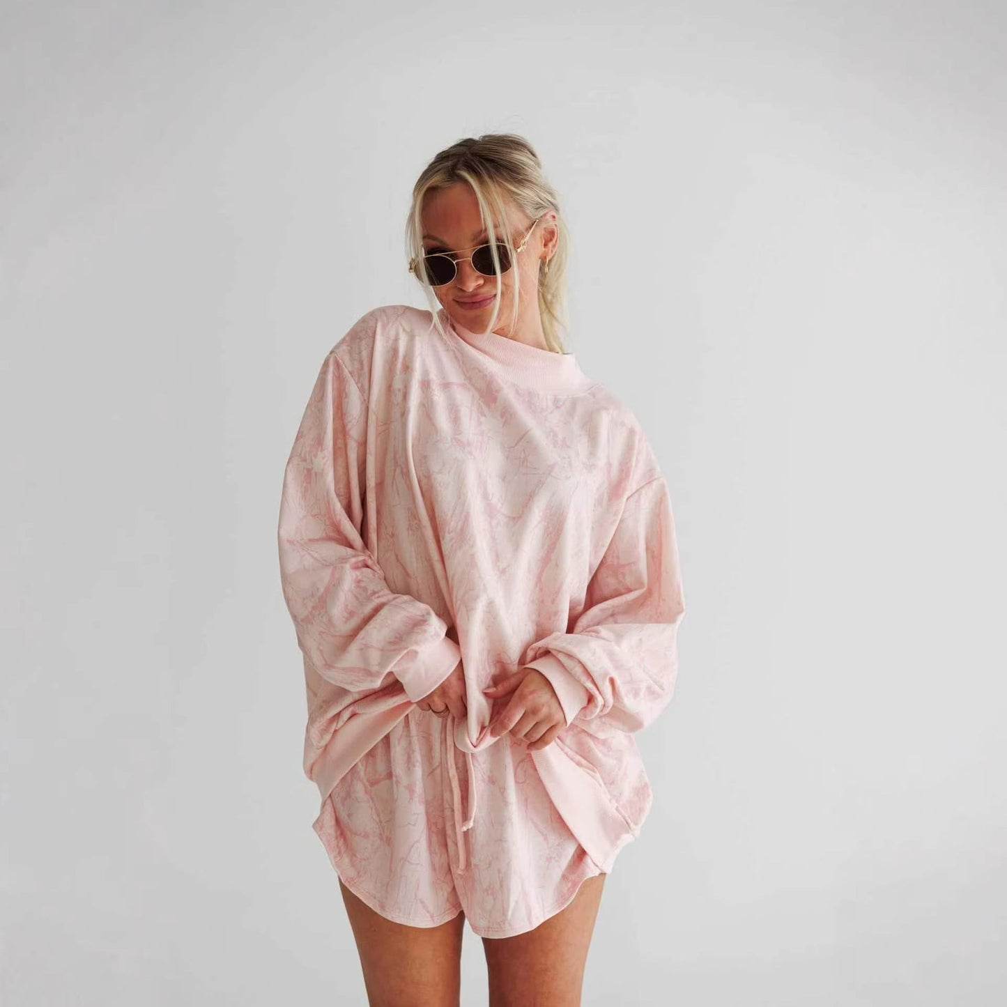 Damen Oversized Sweatshirt Hochkragen Kurze Shorts Norvielle