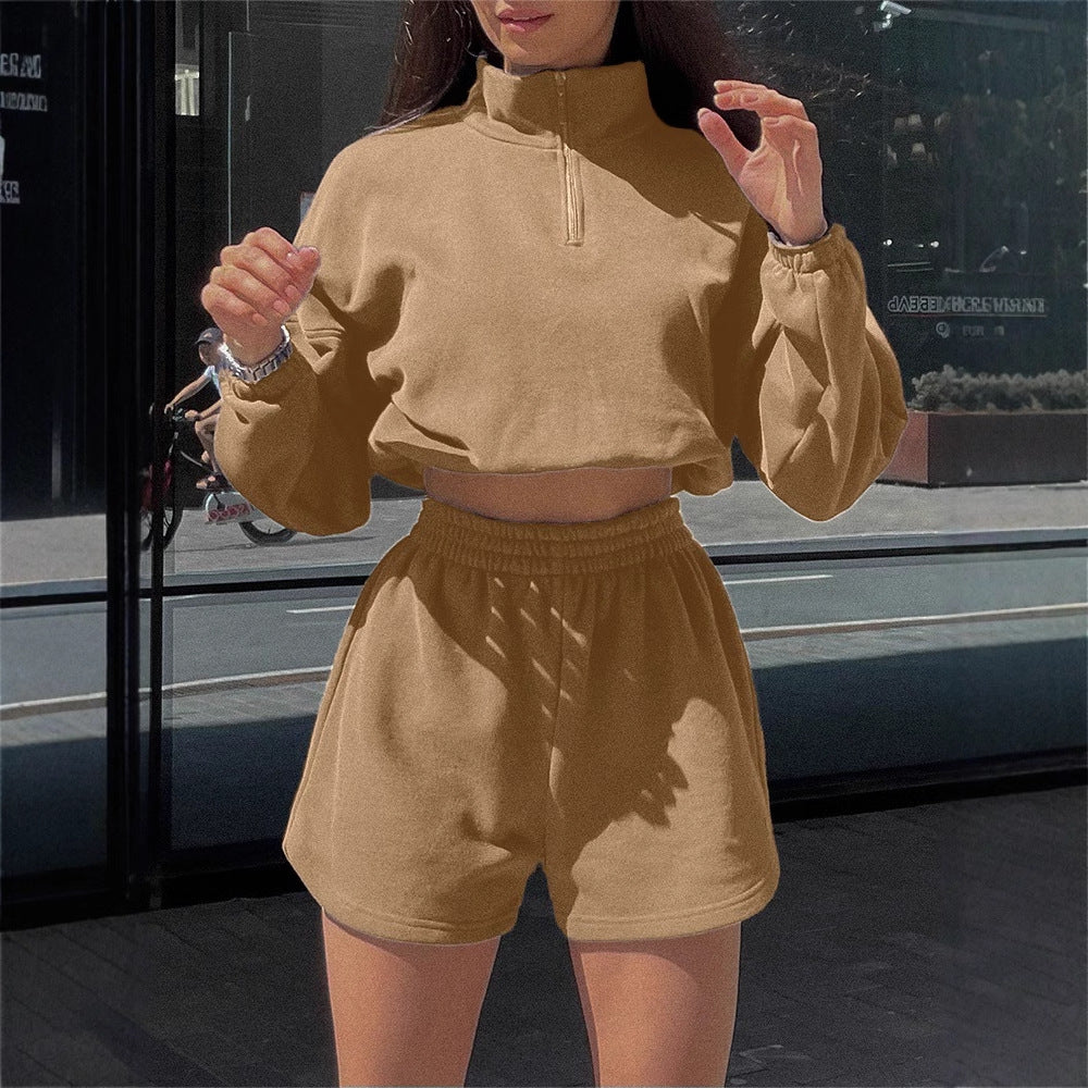 Damen Crop- Set mit hoher Kragen und Shorts