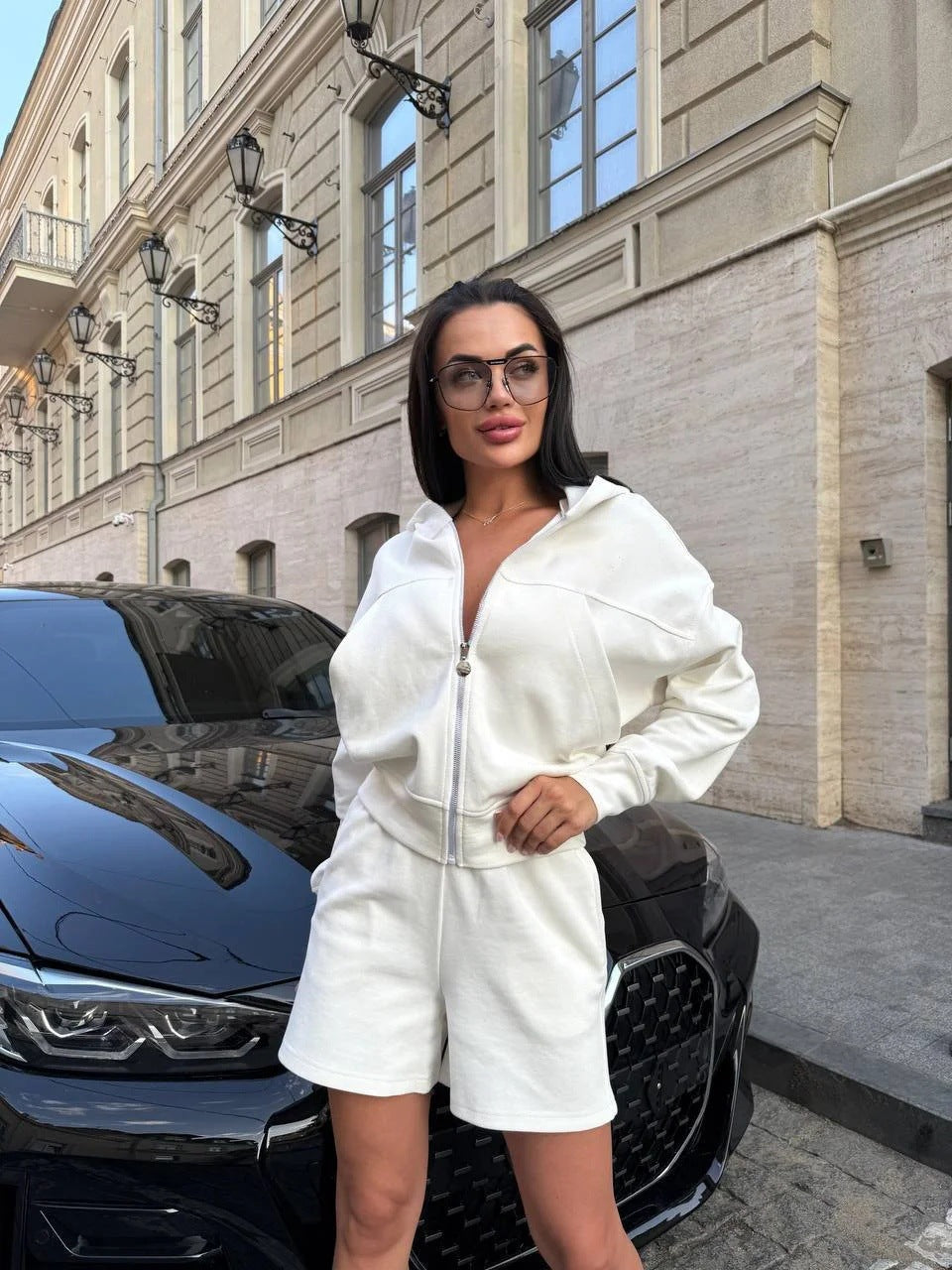 Damen Jogginganzug mit Hoodie und lockeren Shorts Norvielle