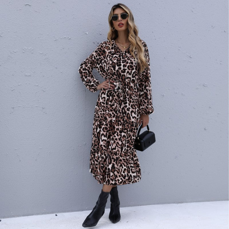 Damen Wickelkleid Leoprint Rüschen Midi