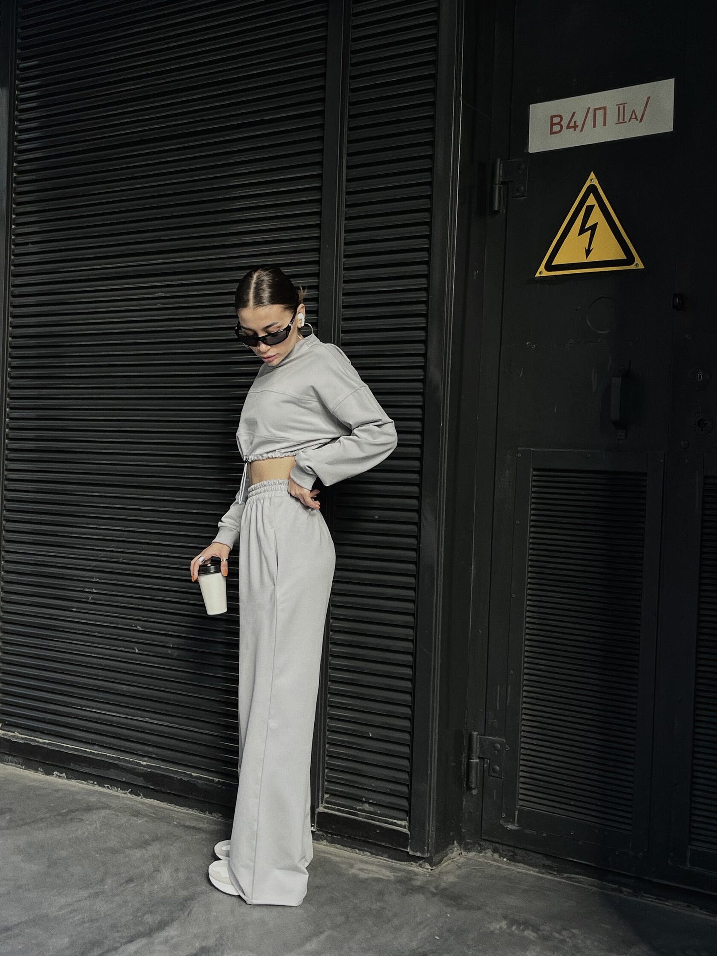 Damen Cropped Sweatshirt Set mit weiter Hose Norvielle