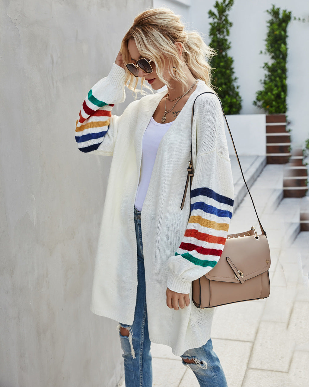 Damen Strickjacke mit farbigen Ärmeln Norvielle