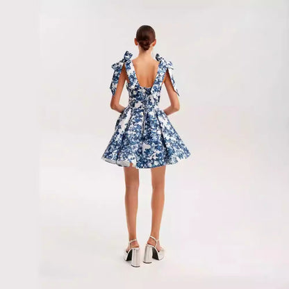 Damen Minikleid Florales Design Raffinierte Träger