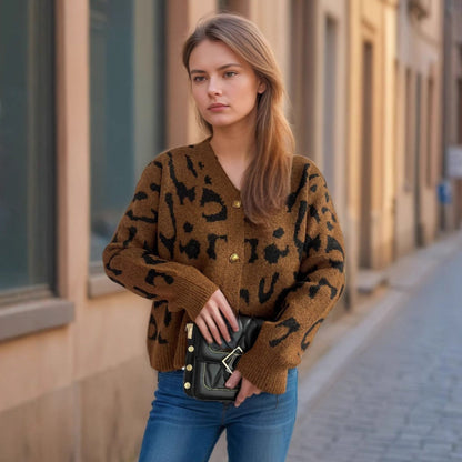 Damen Strickjacke Animalmuster Goldknöpfe Norvielle