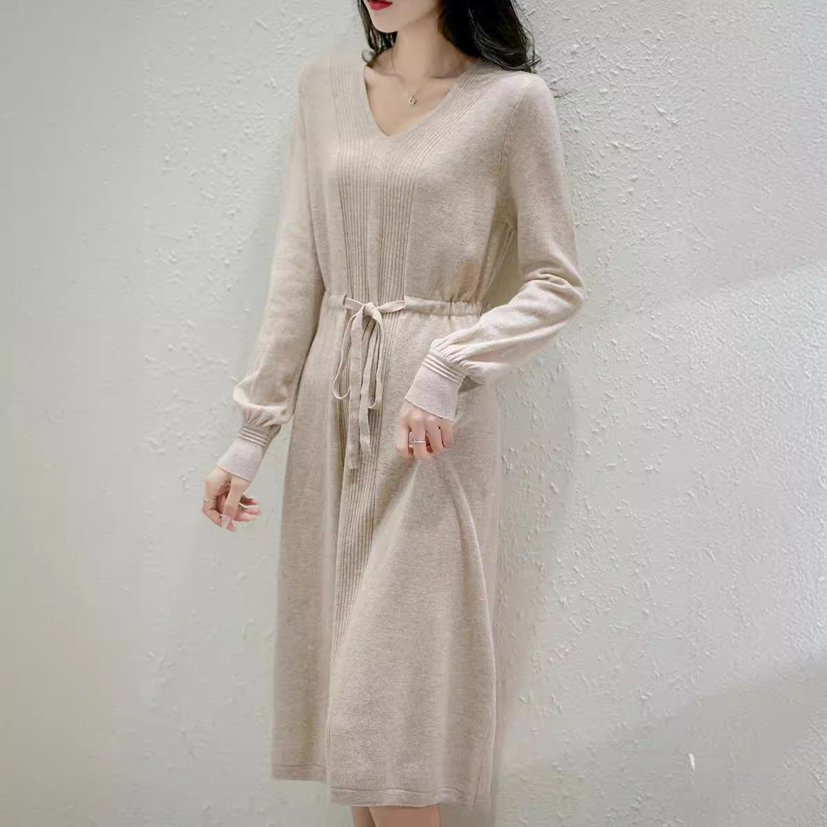 Damen Strickkleid V-Ausschnitt Taillengürtel Norvielle