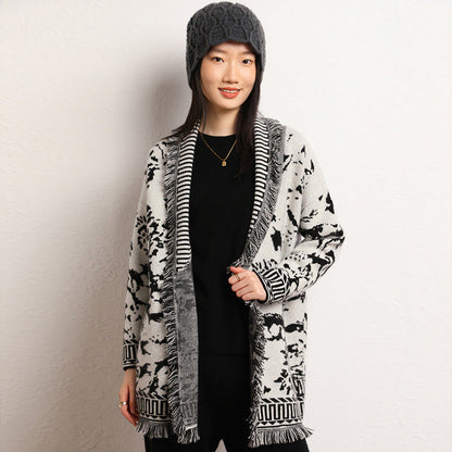 Damen Strickjacke mit Grafikmuster und Fransen