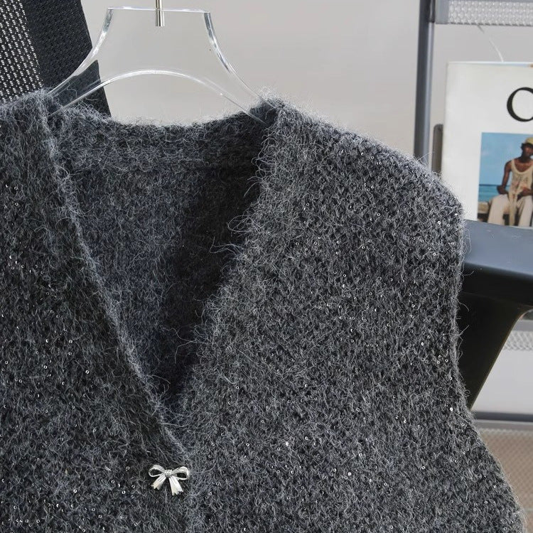 Damen Strickweste mit Glitzerakzenten und Dekorknöpfen