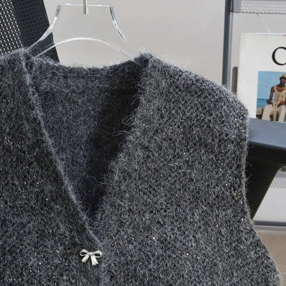 Damen Strickweste mit Glitzerakzenten und Dekorknöpfen