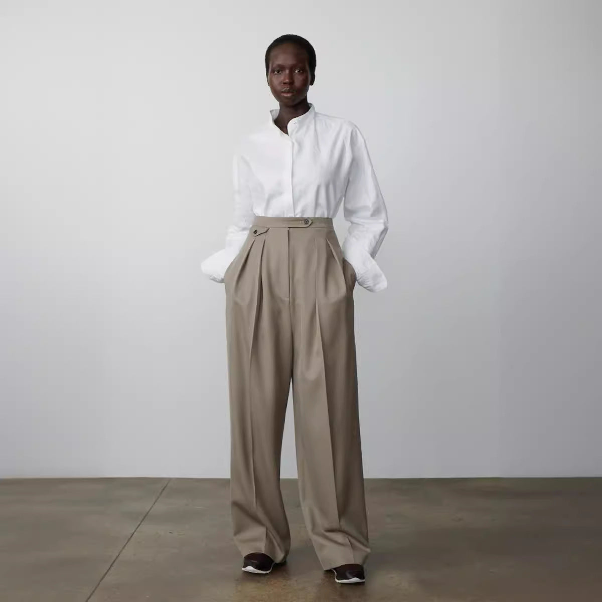Damen Hochbundhose aus Baumwolle mit klassischen Falten Schwarz - Norvielle