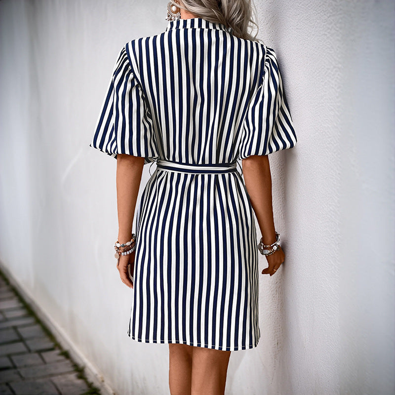 Damen Streifenkleid mit Taillengürtel Elegantes Hemdblusen Design