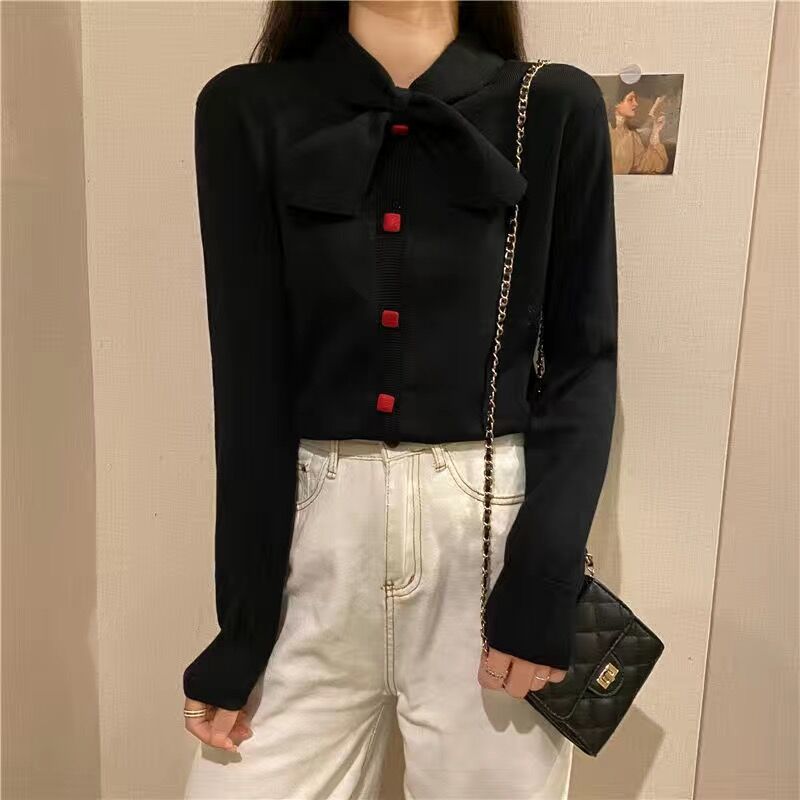 Damen Bluse mit Schleifenkragen und Knopfdetails Norvielle