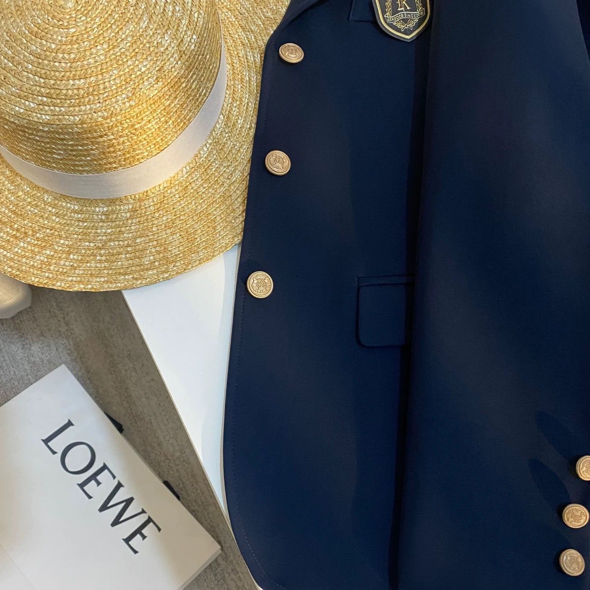 Damen Blazer mit goldenen Knöpfen