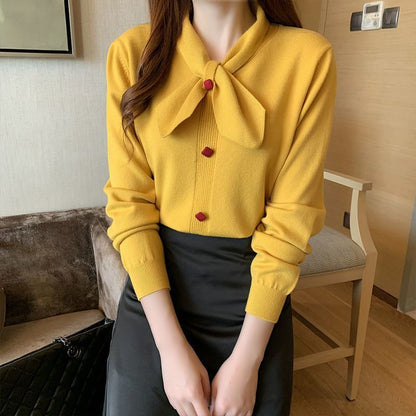 Damen Bluse mit Schleifenkragen und Knopfdetails Norvielle
