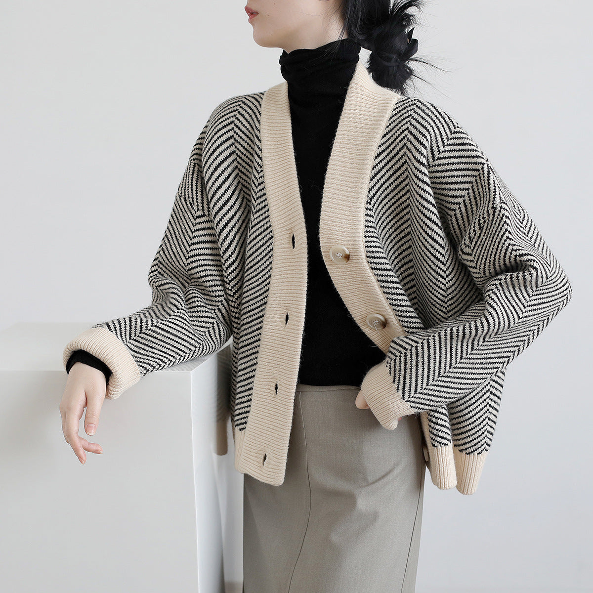 Damen Strickjacke Chevron-Muster Elegante Knöpfe Norvielle