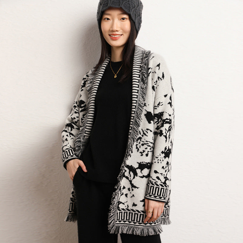 Damen Strickjacke mit Grafikmuster und Fransen