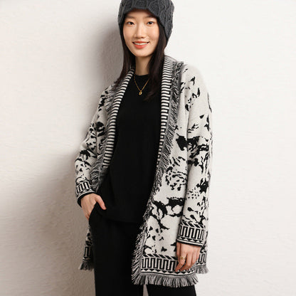 Damen Strickjacke mit Grafikmuster und Fransen
