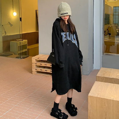 Damen Hoodie-Kleid mit Aufdruck und Schlitzen