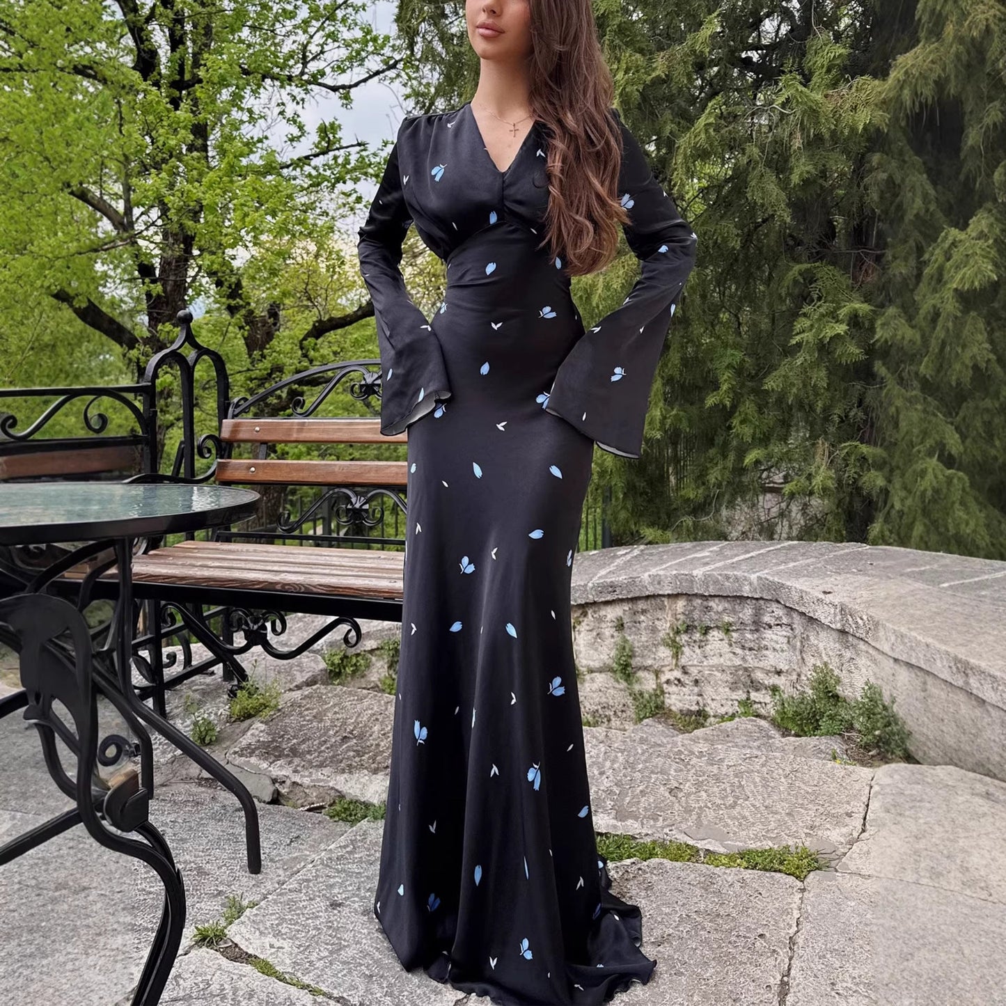 Damen Maxikleid Langärmelig Floralmuster Feminin Norvielle