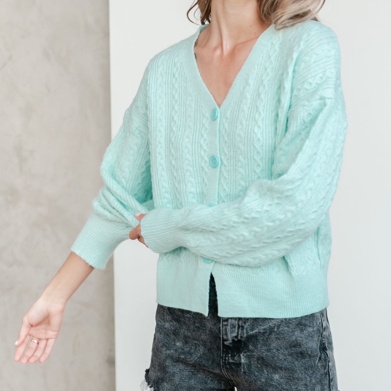 Damen Strickjacke Strukturiertes Zopfmuster Voluminöse Ärmel Norvielle