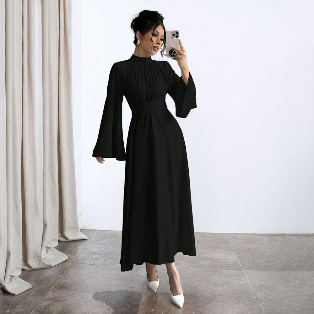 Damen Maxikleid mit schwingenden Ärmeln und hohem Kragen Norvielle - Norvielle