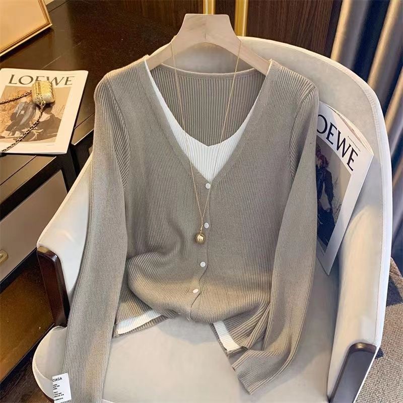 Damen Strickjacke V-Ausschnitt Feine Knöpfe Beige