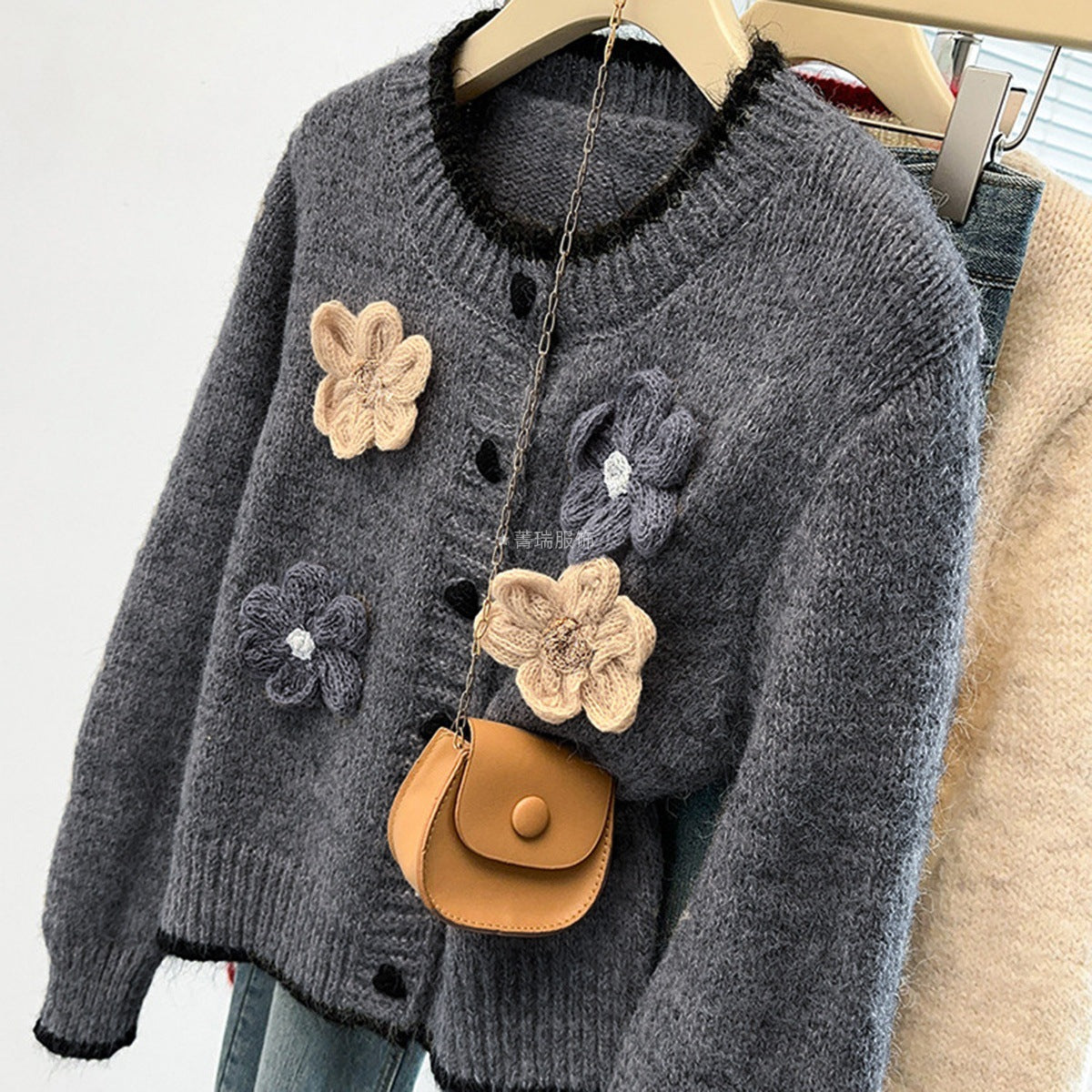 Damen Strickcardigan mit Blumenapplikationen Norvielle