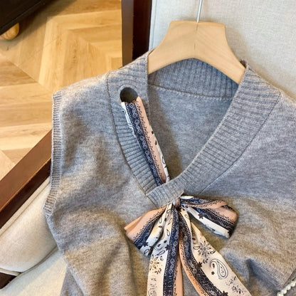 Damen Strickweste mit Halstuch-Applikation