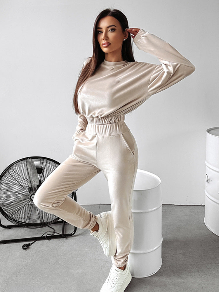 Damen Sport-Set Cropped Oberteil und bequeme Hose Norvielle