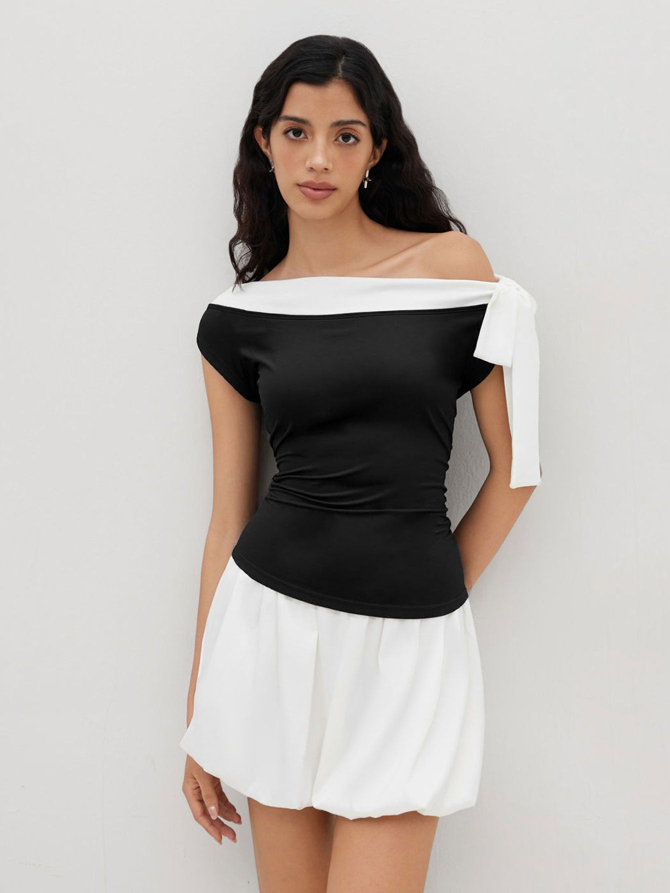 Damen Off-Shoulder mit Schleifenverschluss