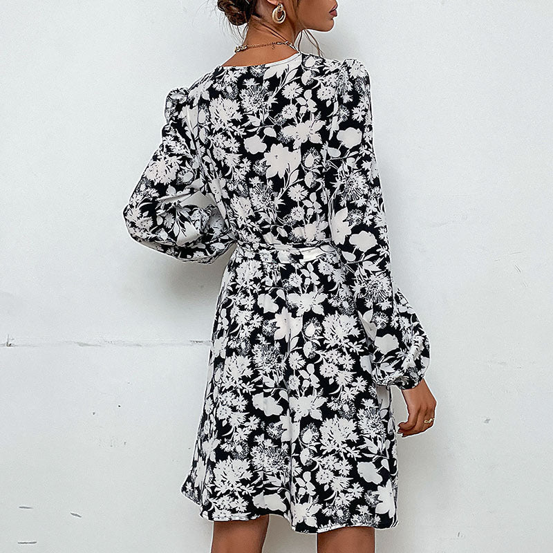 Damen Wickelkleid mit Blumenmuster Elastischer Gürtel Länge Knie