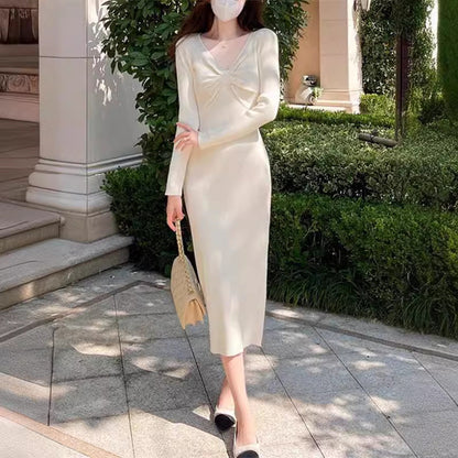 Damen Strickkleid V-Ausschnitt Seitenschlitz Norvielle
