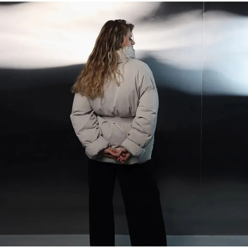 Damen Modische gefütterte Jacke mit Bindegürtel