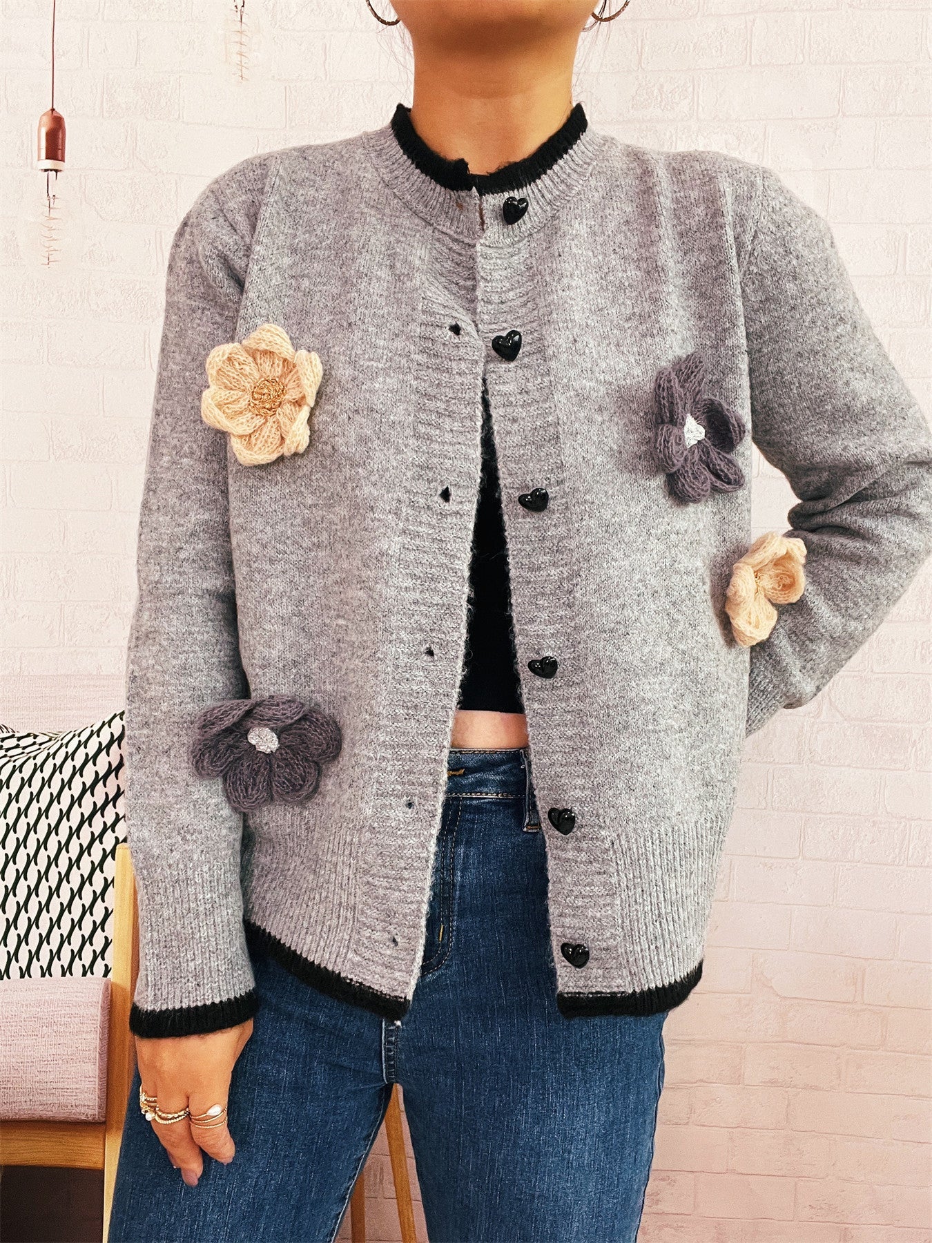 Damen Strickjacke Florale Applikationen Herzknöpfe Norvielle