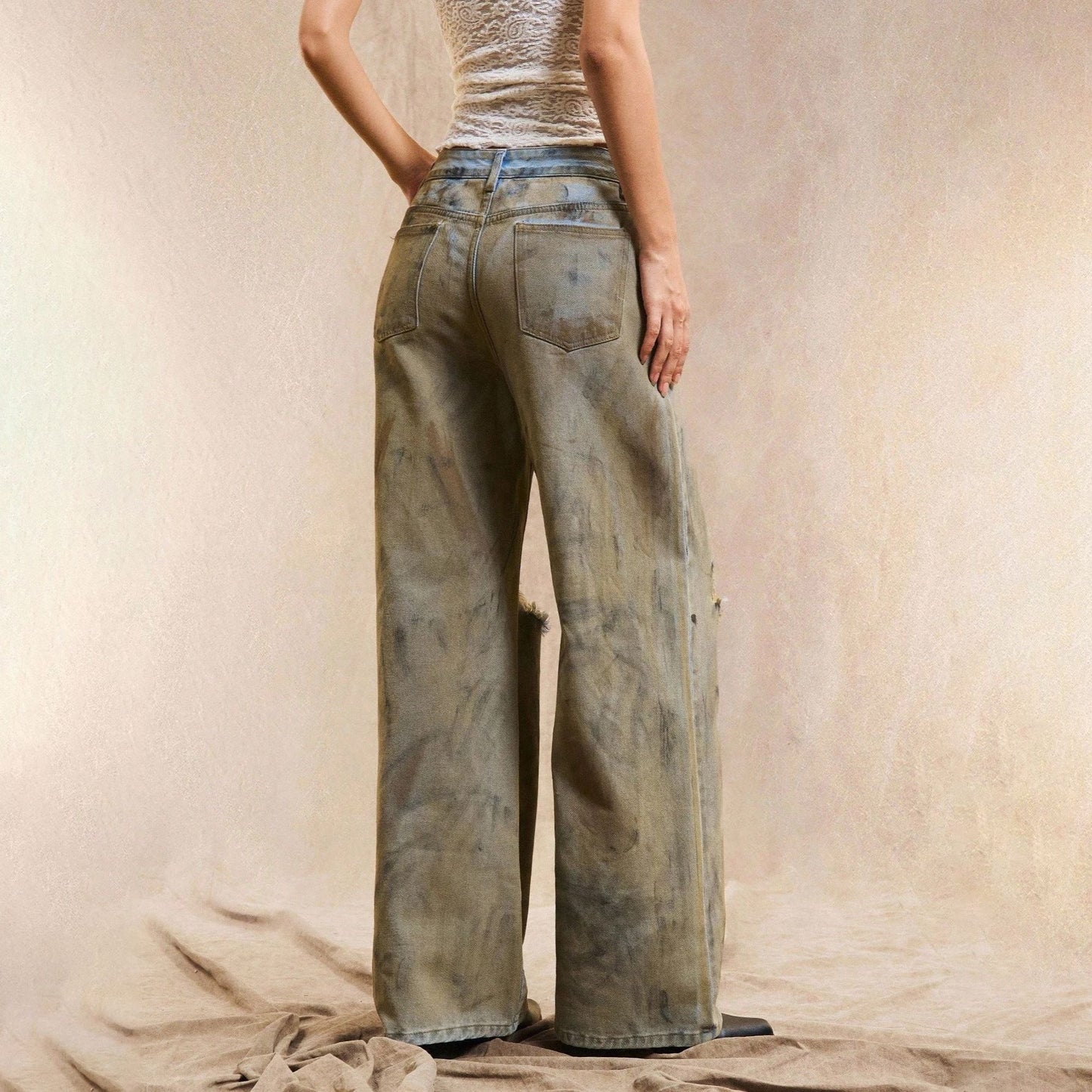 Damen Weite Jeanshose Distressed Details