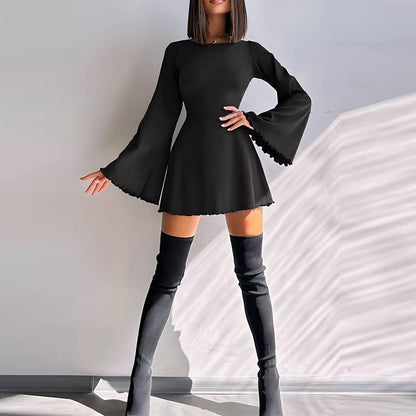 Damen Minikleid Trompetenärmel Skulpturaler Saum Norvielle