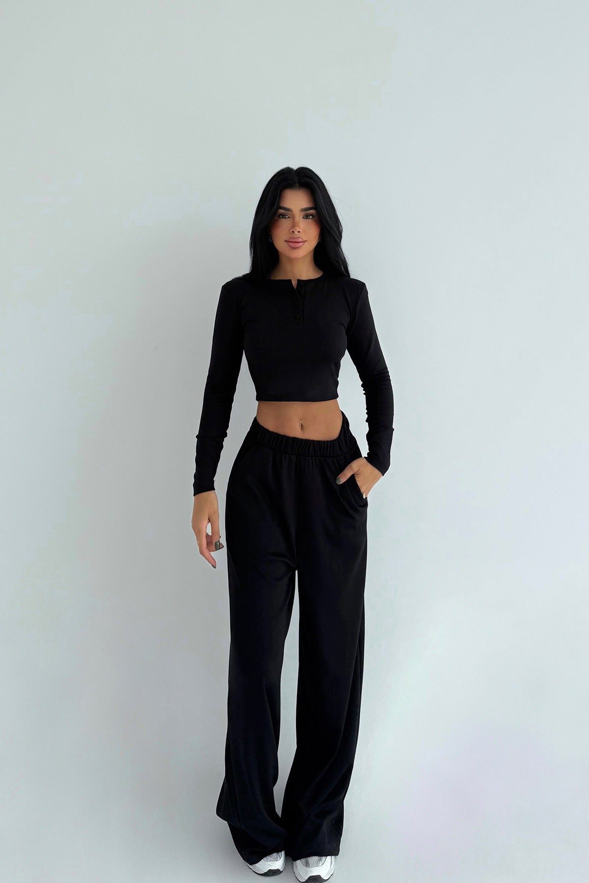 Damen Cropped-Oberteil und weite Hose mit Knöpfen
