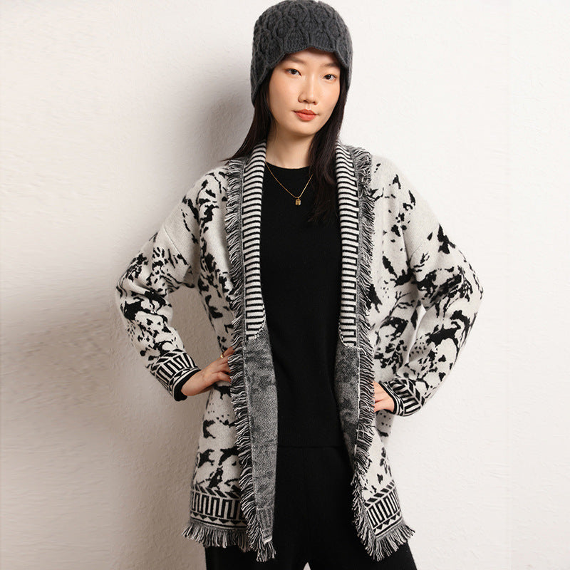 Damen Strickjacke mit Grafikmuster und Fransen