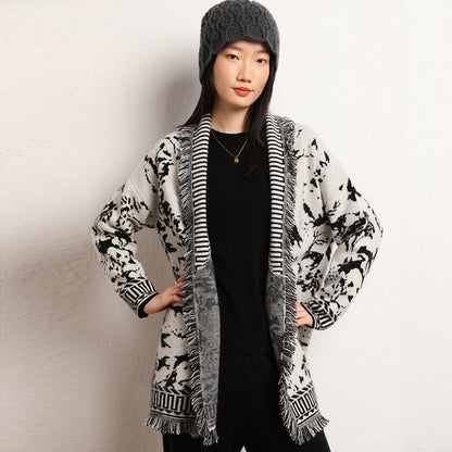 Damen Strickjacke mit Grafikmuster und Fransen