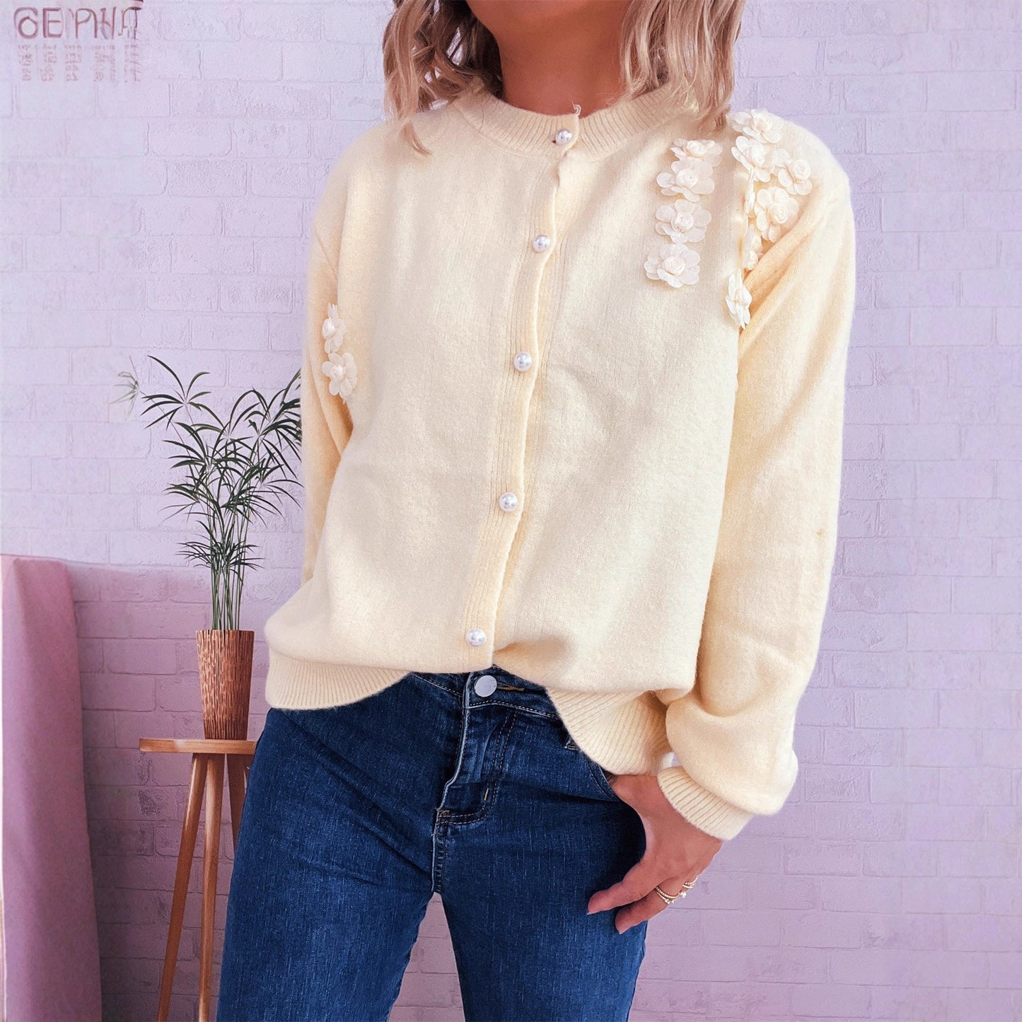 Damen Strickjacke Florale Applikationen Knopfdetails Norvielle