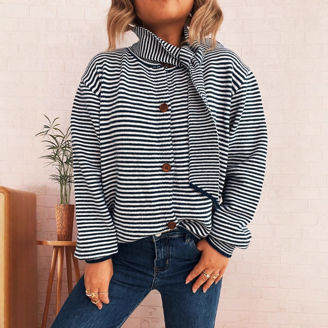 Damen Strickcardigan Gestreift Mit Hochem Kragen Dekorative Knöpfe