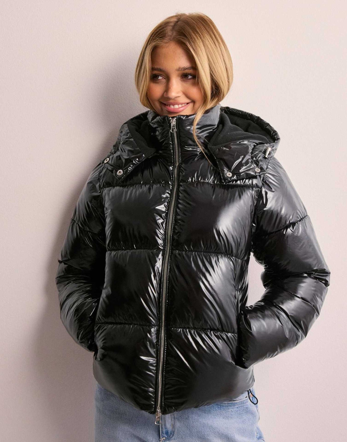 Liorra Damen Pufferjacke Kapuze Warmfüllung Glänzend