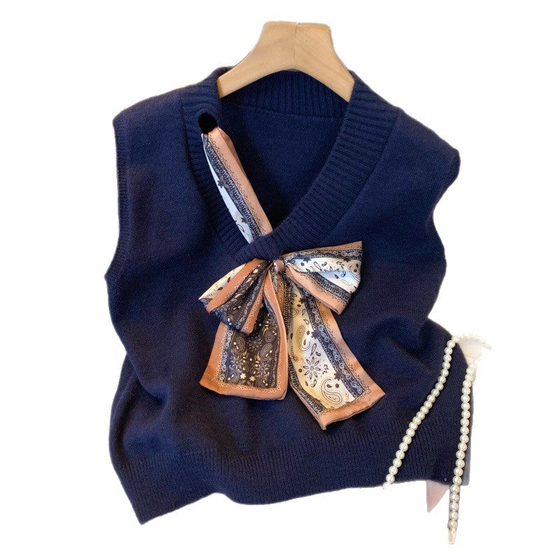 Damen Strickweste mit Halstuch-Applikation