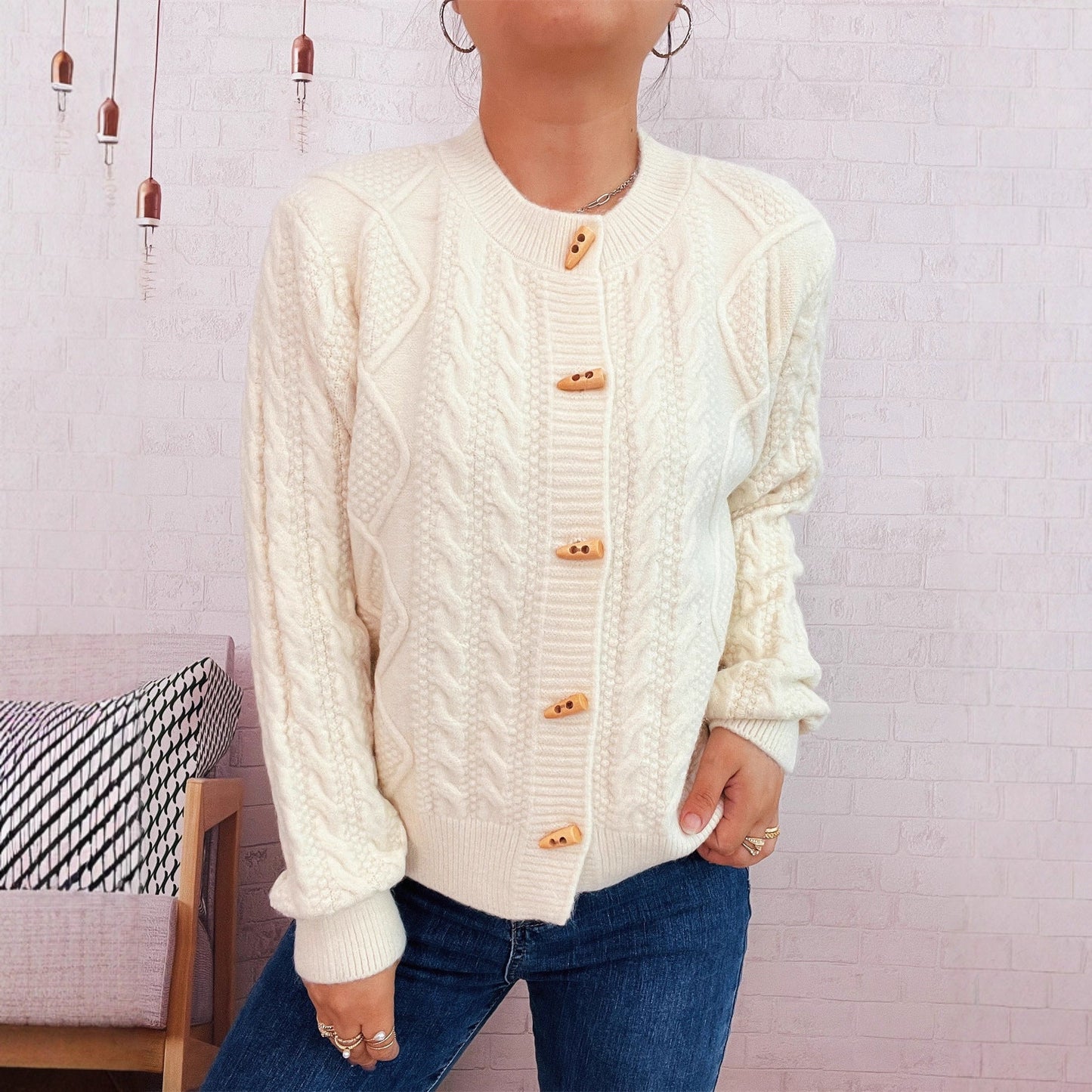 Damen Strickcardigan Weich Nautisches Zopfmuster Holzknöpfe Beige
