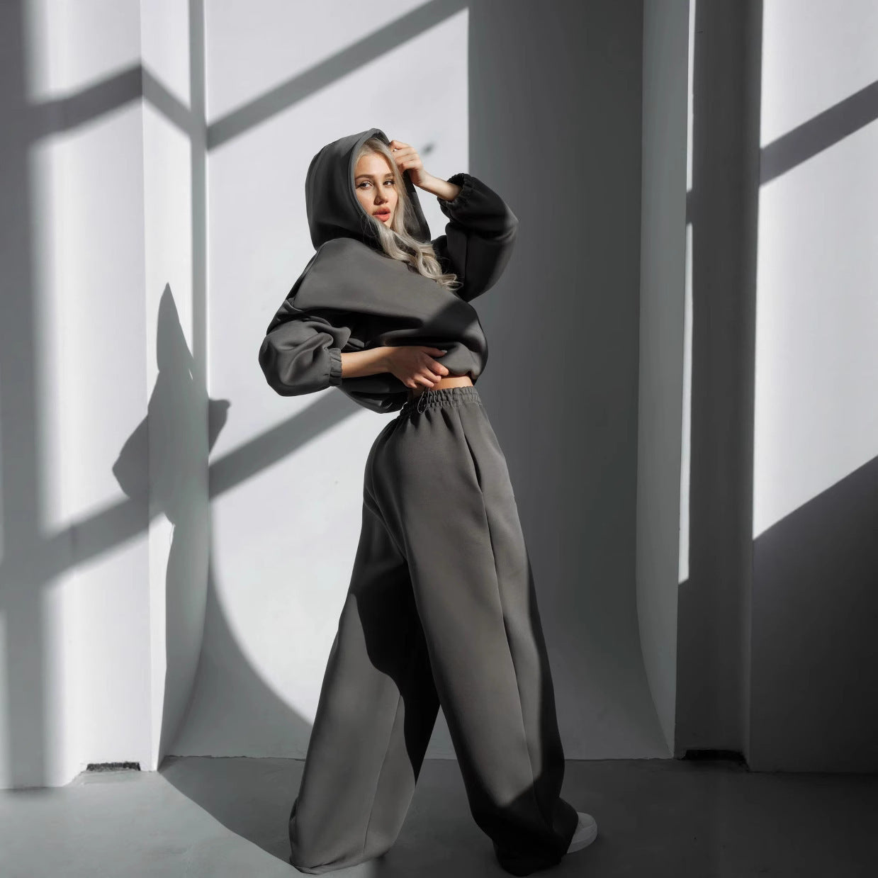 Damen Cropped Hoodie Sportlich mit Innovativem Abschluss