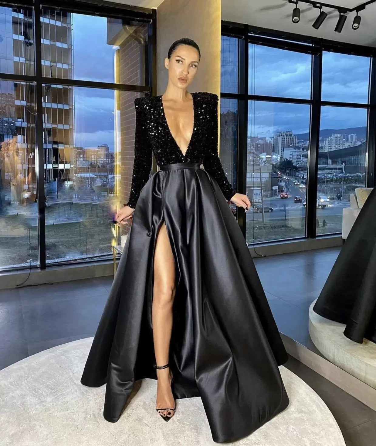 Damen Abendkleid V-Ausschnitt Hochgeschnitten Norvielle